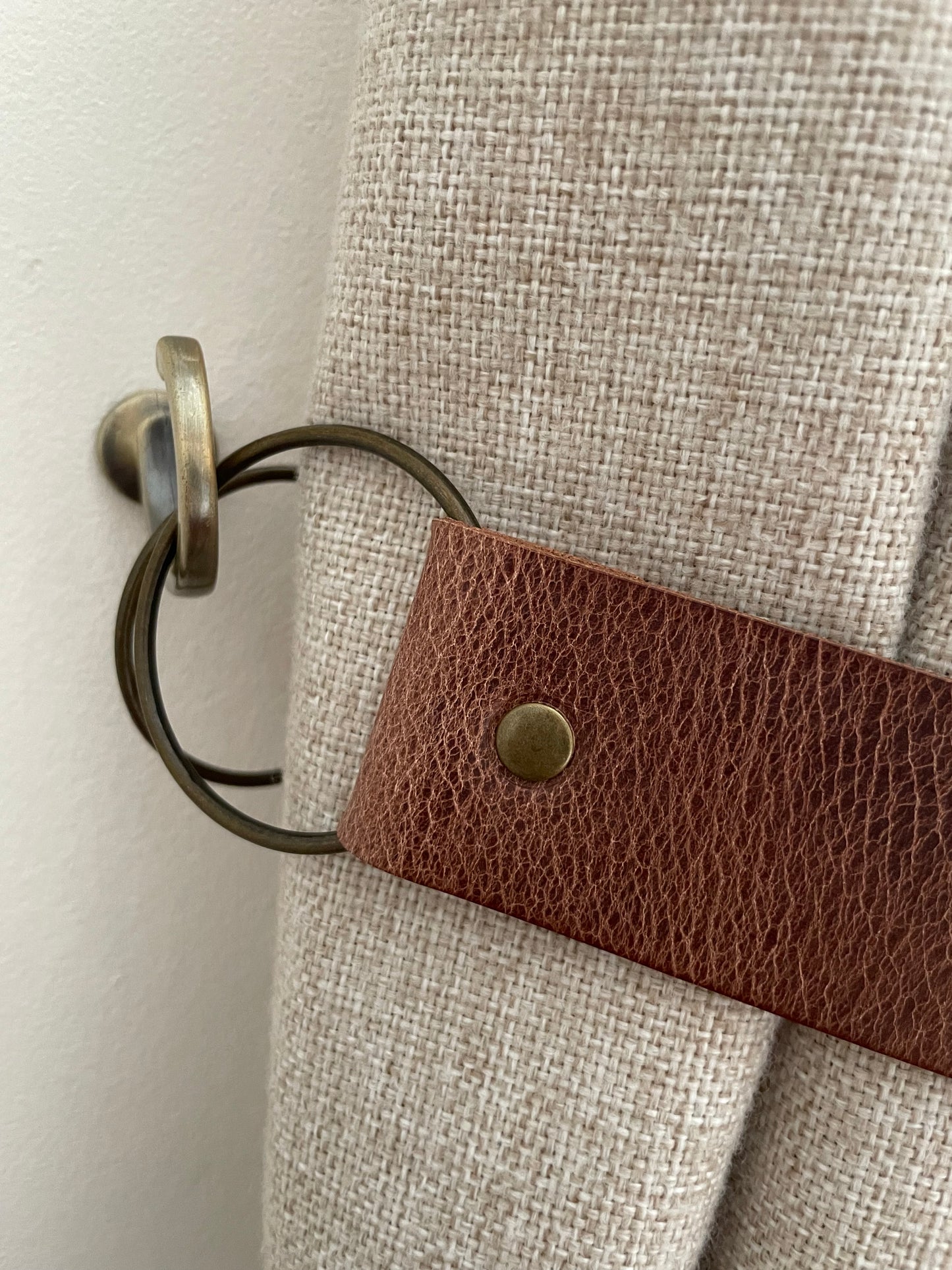 Handmade Wide Antique Brown Leather Curtain Tie Back: Thick O-Ring wide (Single)