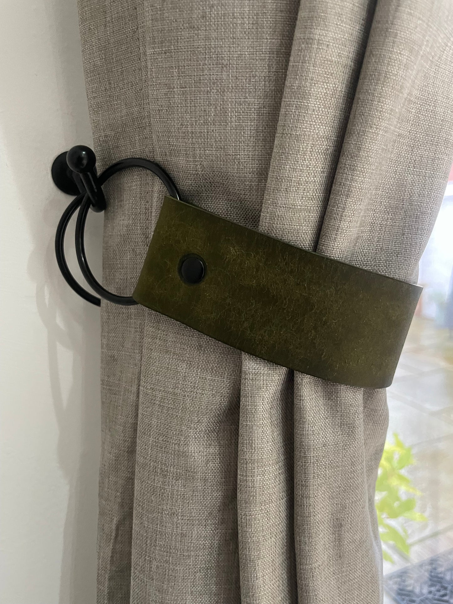Handmade Wide Olive Green Leather Curtain Tie Back: Thick O-Ring wide (Single)