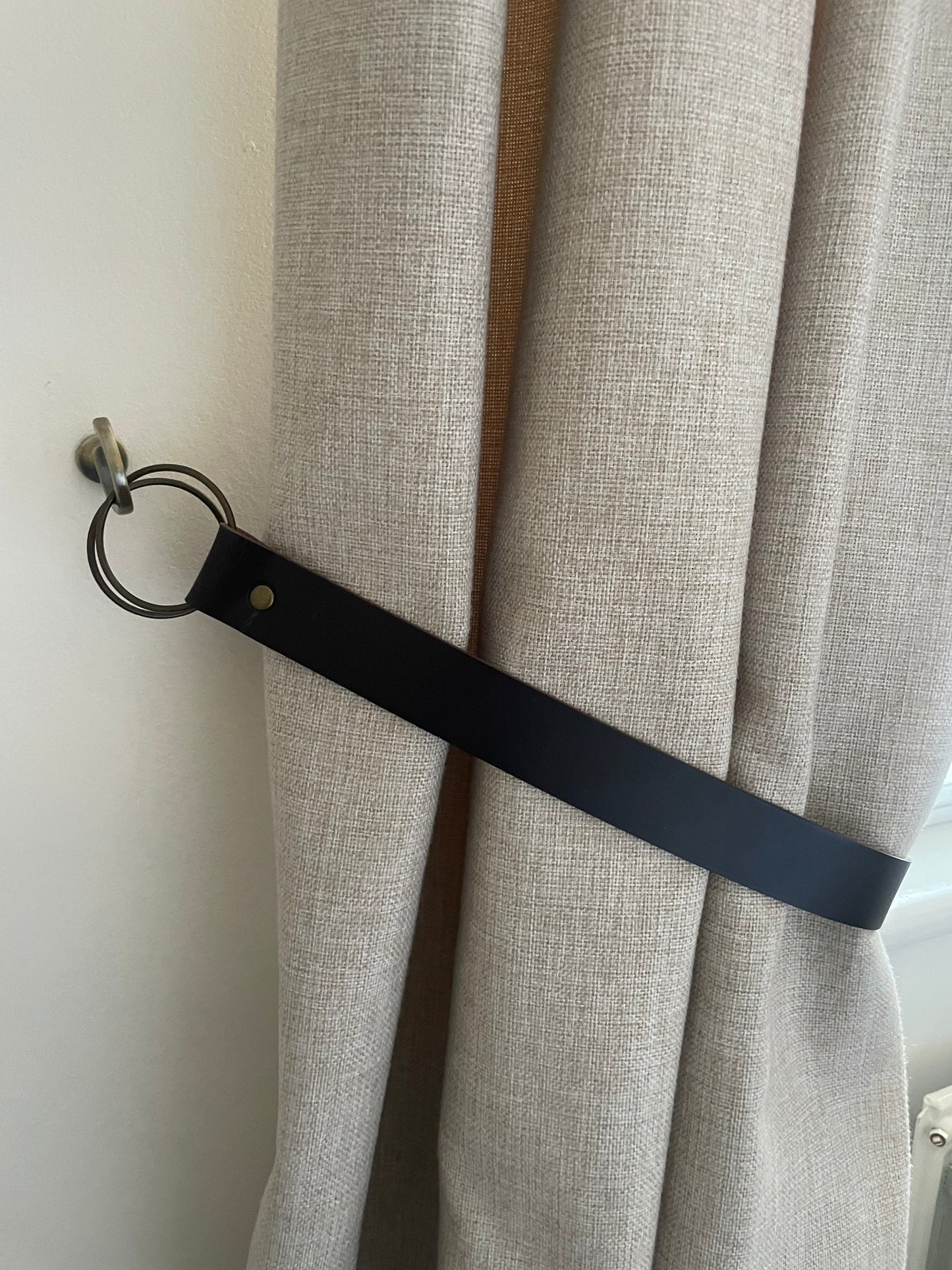 Handmade Wide Brown Leather Curtain Tie Back: Thick O-Ring wide (Single)