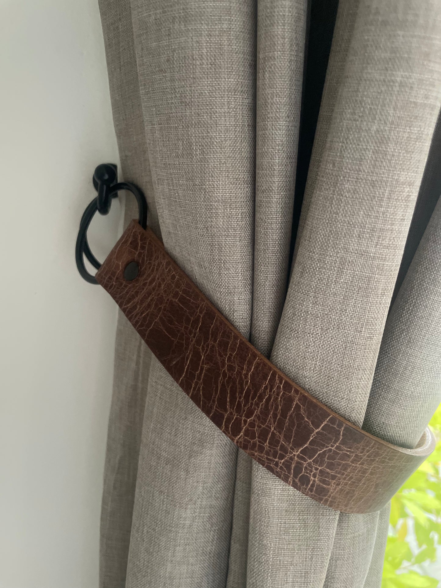 Handmade Wide Antique Brown Leather Curtain Tie Back: Thick O-Ring 32mm wide (Single)