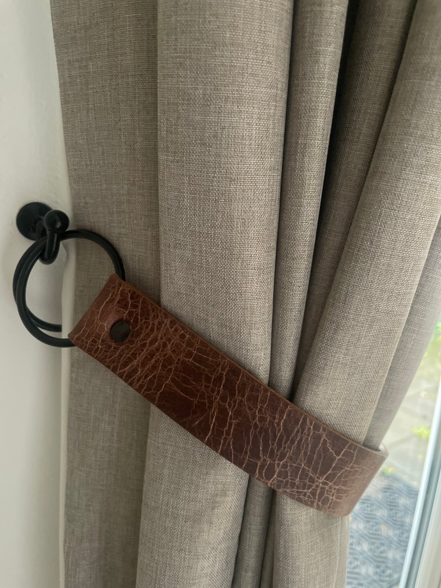 Handmade Wide Antique Brown Leather Curtain Tie Back: Thick O-Ring 32mm wide (Single)