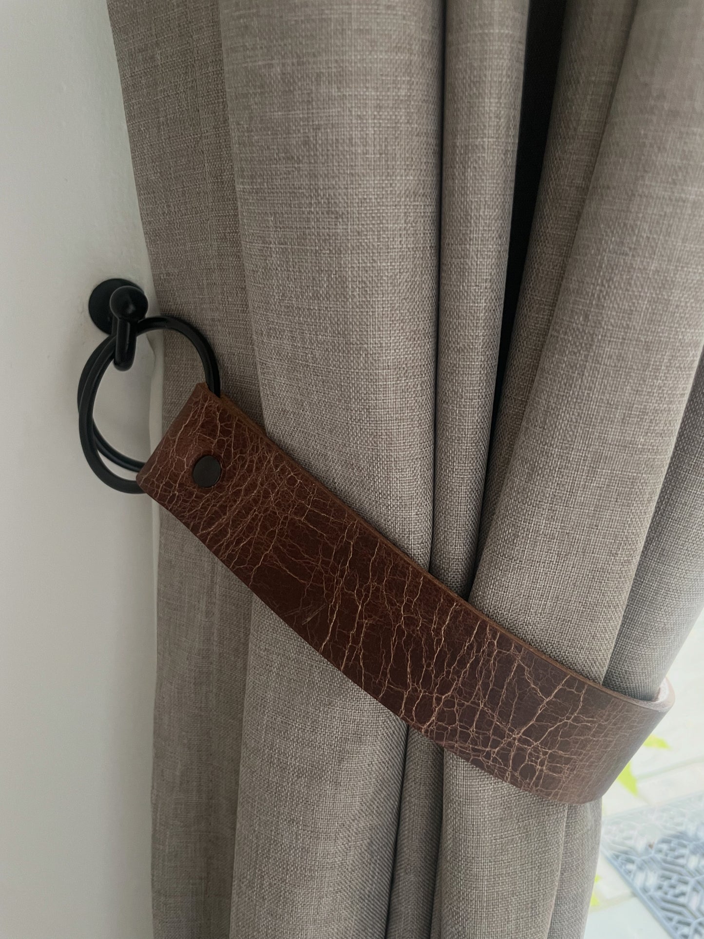 Handmade Wide Antique Brown Leather Curtain Tie Back: Thick O-Ring 32mm wide (Single)