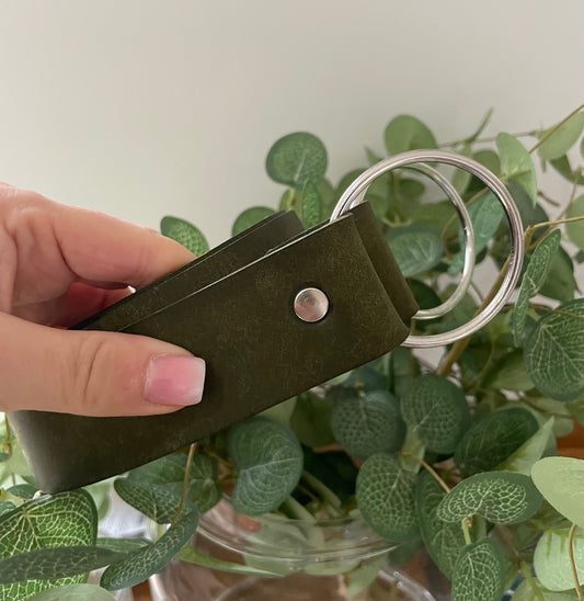 Handmade Wide Olive Green Leather Curtain Tie Back: Thick O-Ring wide (Single)