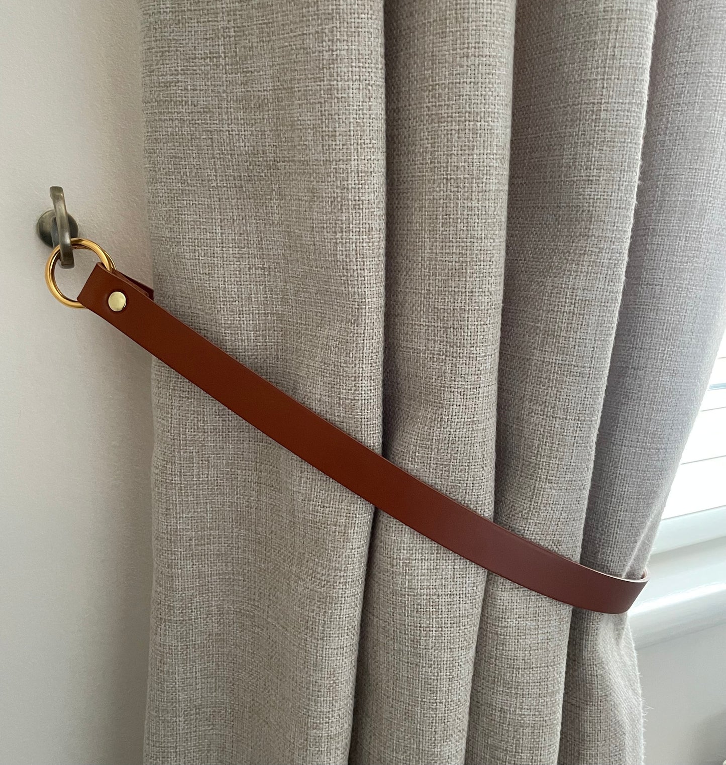 Leather Curtain Tie Back - Saddle Tan